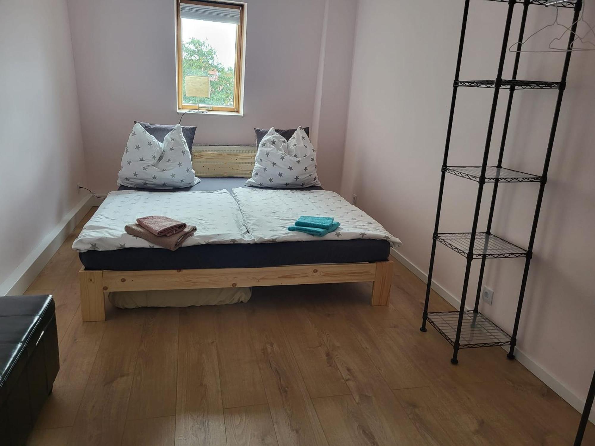 Schoene Neue 4 Zimmer Wohnung Mit Sued-Balkon Bis 8 Personen Наумбург Екстер'єр фото