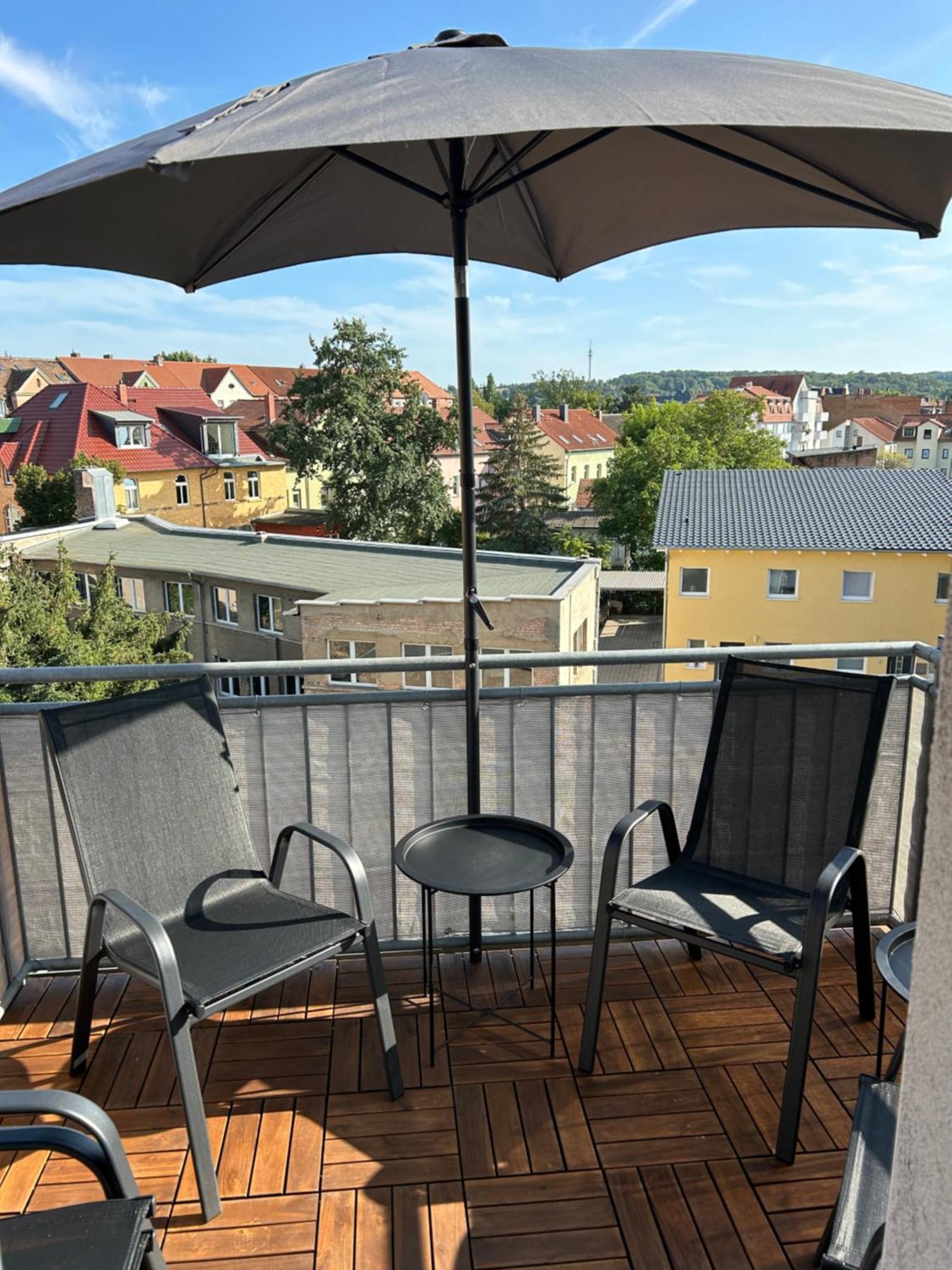 Schoene Neue 4 Zimmer Wohnung Mit Sued-Balkon Bis 8 Personen Наумбург Екстер'єр фото
